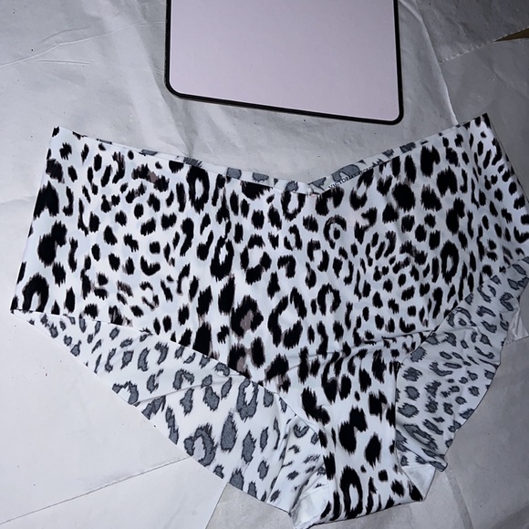 (XXL) Victoria's Secret No Show Hiphugger Underwear Panty - Picture 3 of 10